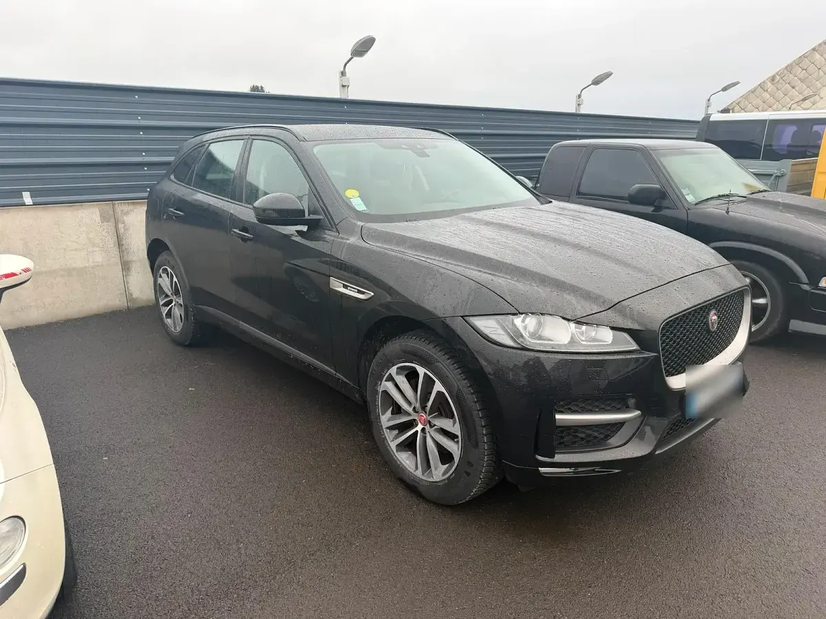 Gebraucht Jaguar F-Pace 180 PS (132 kW) 2016 Schwarz SUV