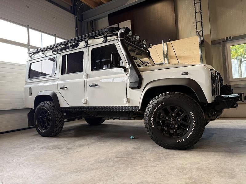 Gebraucht Land Rover Defender 122 PS (89 kW) 2010 Weiß SUV