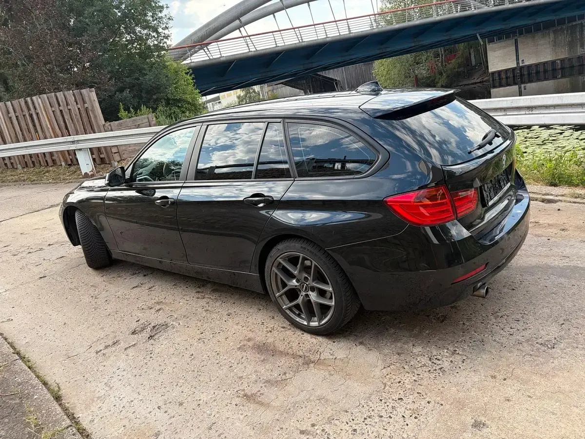 Gebraucht BMW 316 116 PS (85 kW) 2014 Schwarz Kombi