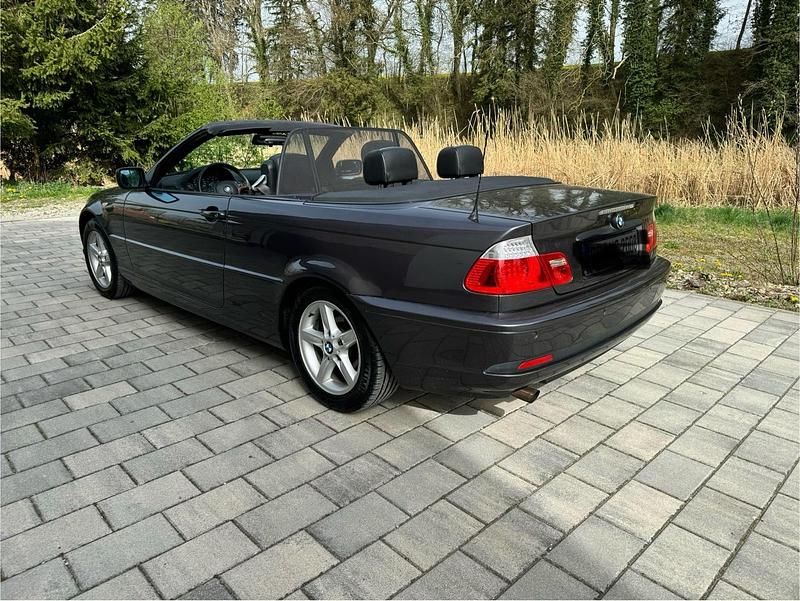 Gebraucht BMW 318 Cabriolet 150 PS (110 kW) 2006 Grau Cabrio