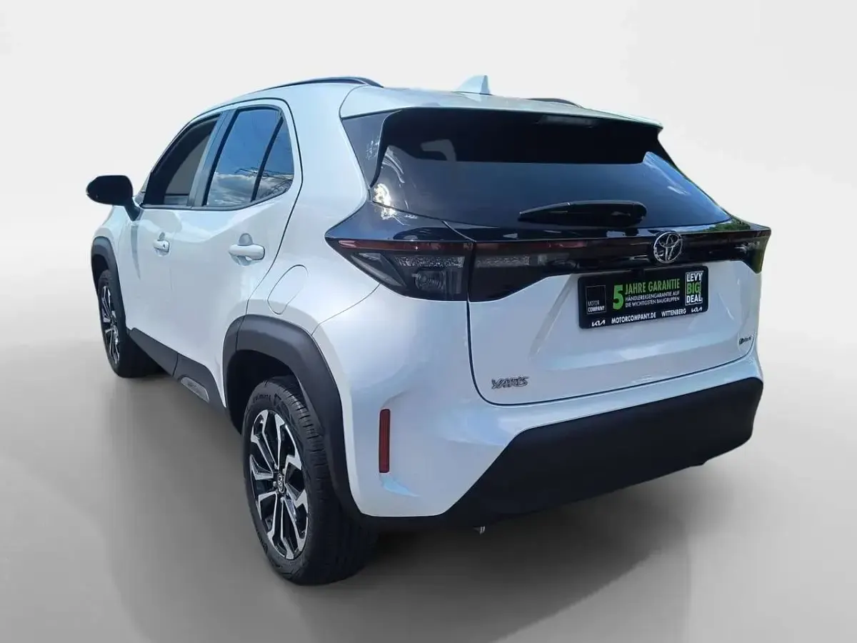 Gebraucht Toyota Yaris Cross 116 PS (85 kW) 2024 Weiß SUV