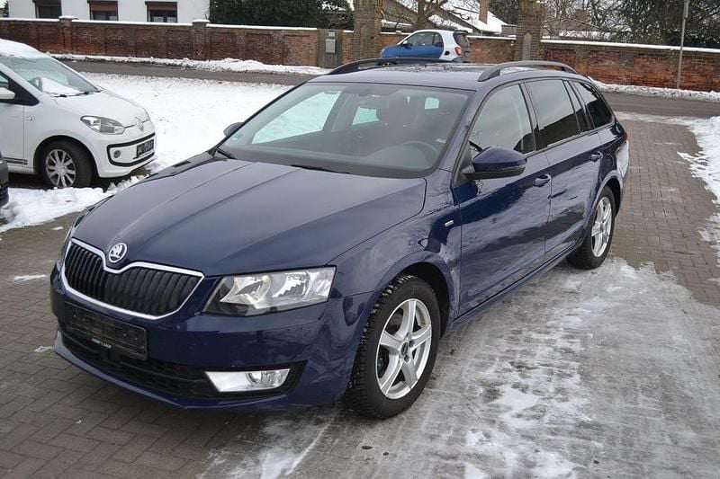 Blau Gebraucht 2016 Skoda Octavia Joy Kombi | 11.300 € (Guter Preis) - Bild 1/4