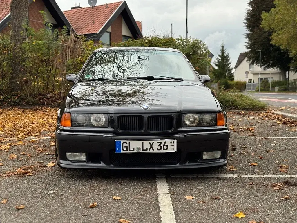 Gebraucht BMW 320 M Sport 150 PS (110 kW) 1996 Schwarz Limousine