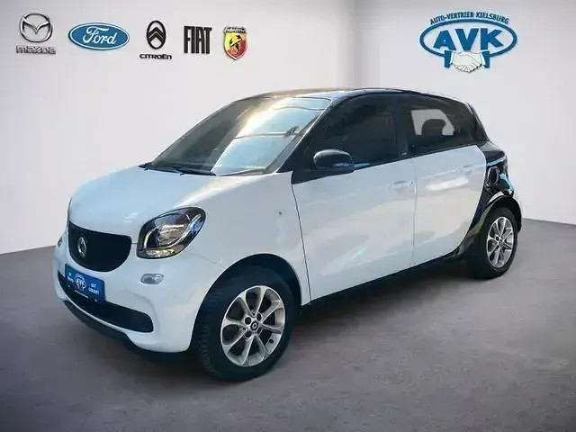 Gebraucht Smart ForFour Passion 71 PS (52 kW) 2016 Weiß Kleinwagen