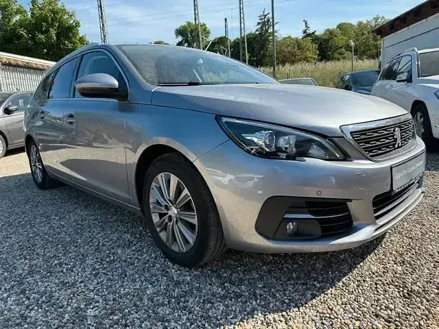Gebraucht Peugeot 308 SW Allure 131 PS (96 kW) 2021 Grau Kombi