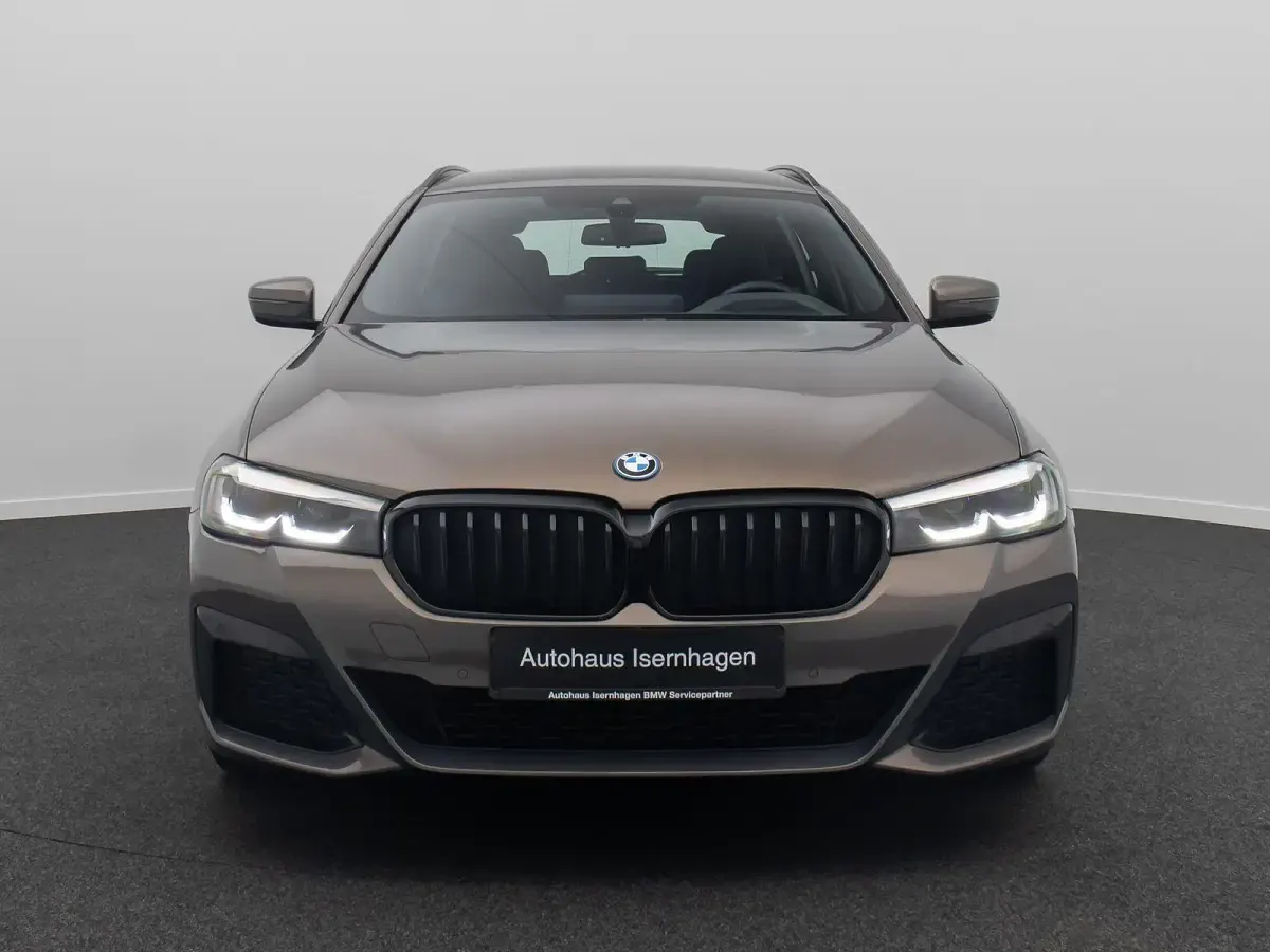 Gebraucht BMW 530e M Sport 292 PS (214 kW) 2022 Grau Limousine