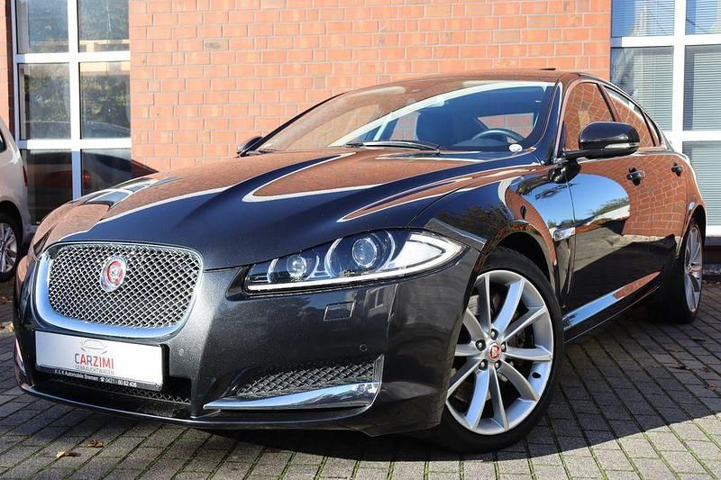 Grau Gebraucht 2013 Jaguar XF S Limousine | 15.990 € (Teuer) - Bild 1/4