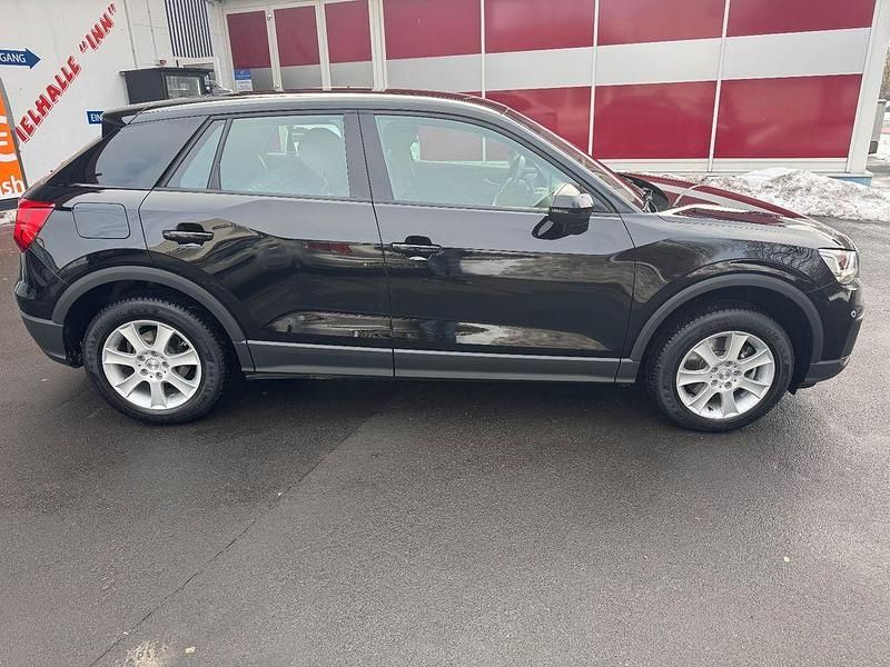 Gebraucht Audi Q2 Basis 150 PS (110 kW) 2017 Schwarz SUV
