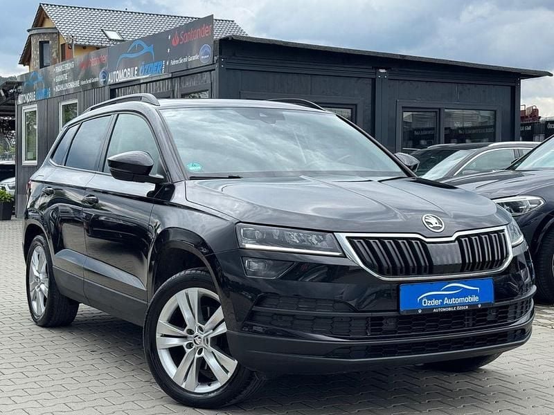 Cerna magic/black magic Gebraucht 2018 Skoda Karoq Style SUV | 20.190 € (Etwas zu teuer) - Bild 1/4