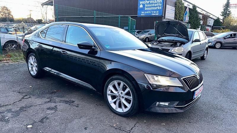 Gebraucht Skoda Superb Style 190 PS (139 kW) 2018 Schwarz Limousine