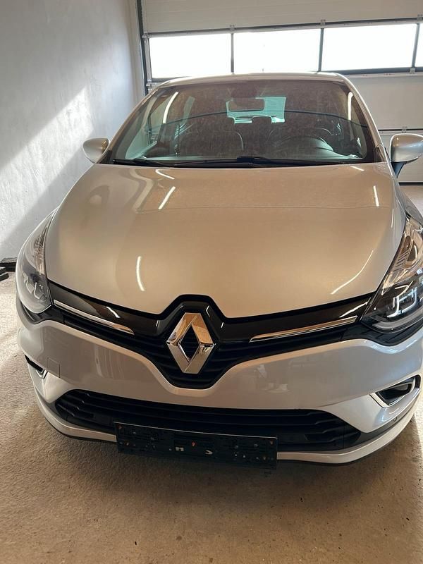Gebraucht Renault Clio IV 118 PS (86 kW) 2018 Grau Kleinwagen