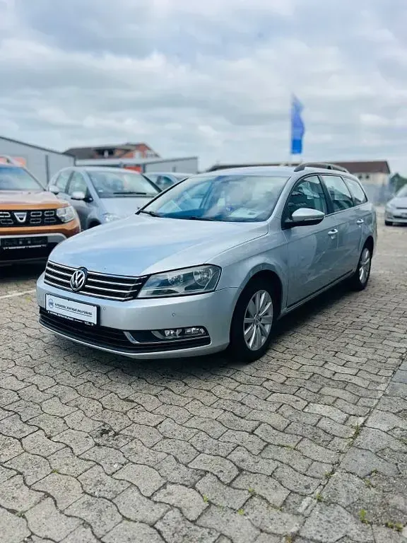 Gebraucht VW Passat Trendline 140 PS (102 kW) 2012 Silber Kombi