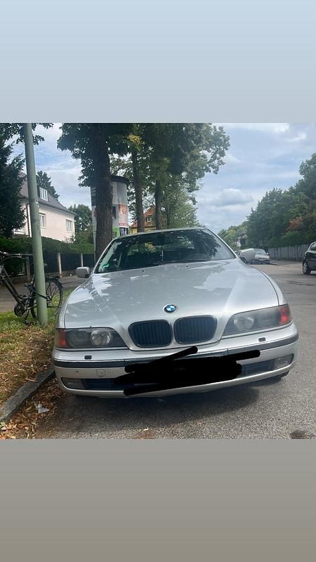 Grau Gebraucht 2000 BMW 523 Limousine | 2.300 € (Fairer Preis) - Bild 1/4
