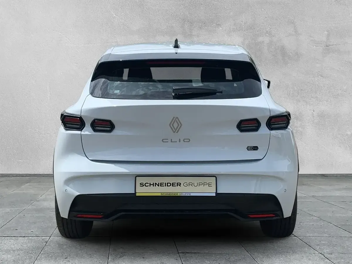 Neu Renault Clio V Evolution 158 PS (116 kW) 2026 Weiß Limousine