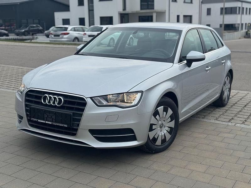 Gebraucht Audi A3 Ambiente 140 PS (102 kW) 2013 Silber Limousine