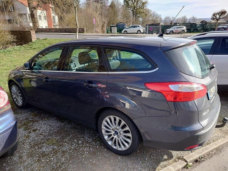 Usata Ford Focus 182 CV (133 kW) 2012 Grigio Station wagon