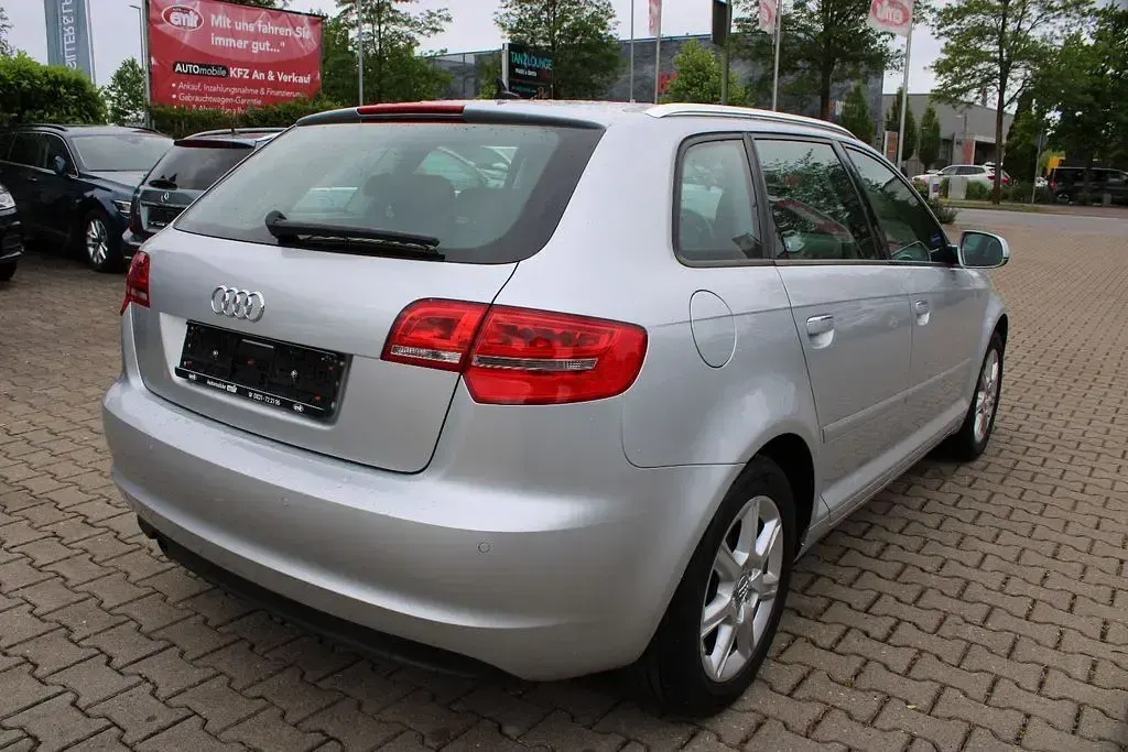 Gebraucht Audi A3 Sport 105 PS (77 kW) 2012 Silber Kleinwagen