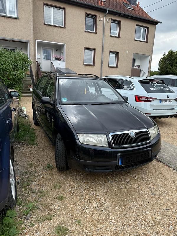 Schwarz Gebraucht 2003 Skoda Fabia Kombi | 720 € (Superpreis) - Bild 1/3