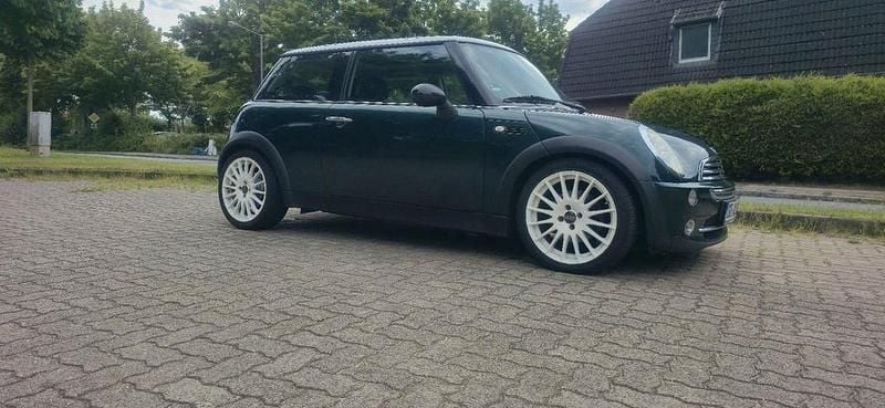Grün Gebraucht 2005 Mini Cooper Kleinwagen | 2.300 € (Fairer Preis) - Bild 1/4
