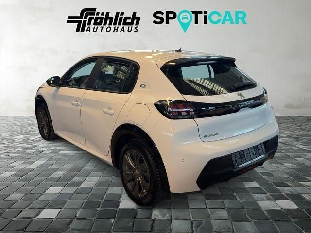 Gebraucht Peugeot e-208 Active 100 kW (136 PS) 2023 Weiß Kleinwagen