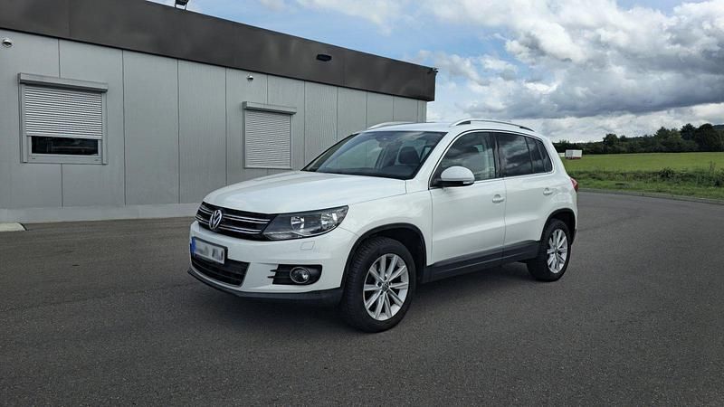 Weiß Gebraucht 2015 VW Tiguan SUV | 14.900 € (Fairer Preis) - Bild 1/4
