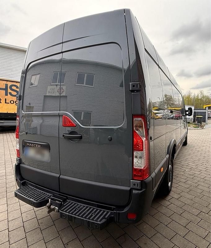 Gebraucht Renault Master 145 PS (106 kW) 2022 Grau Van / Kleinbus