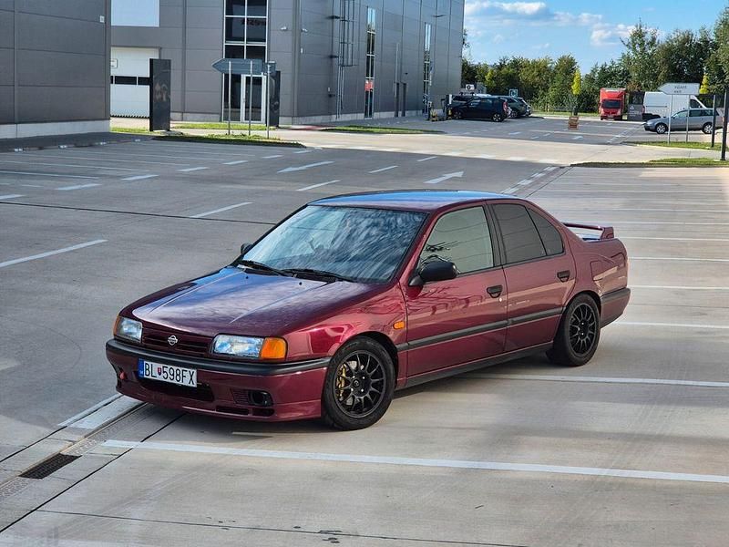 Rot Gebraucht 1992 Nissan Primera Limousine | 9.900 € - Bild 1/4