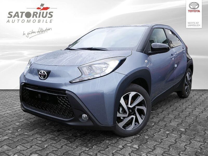 Grau Neu 2024 Toyota Aygo Team Kleinwagen | 18.490 € - Bild 1/4