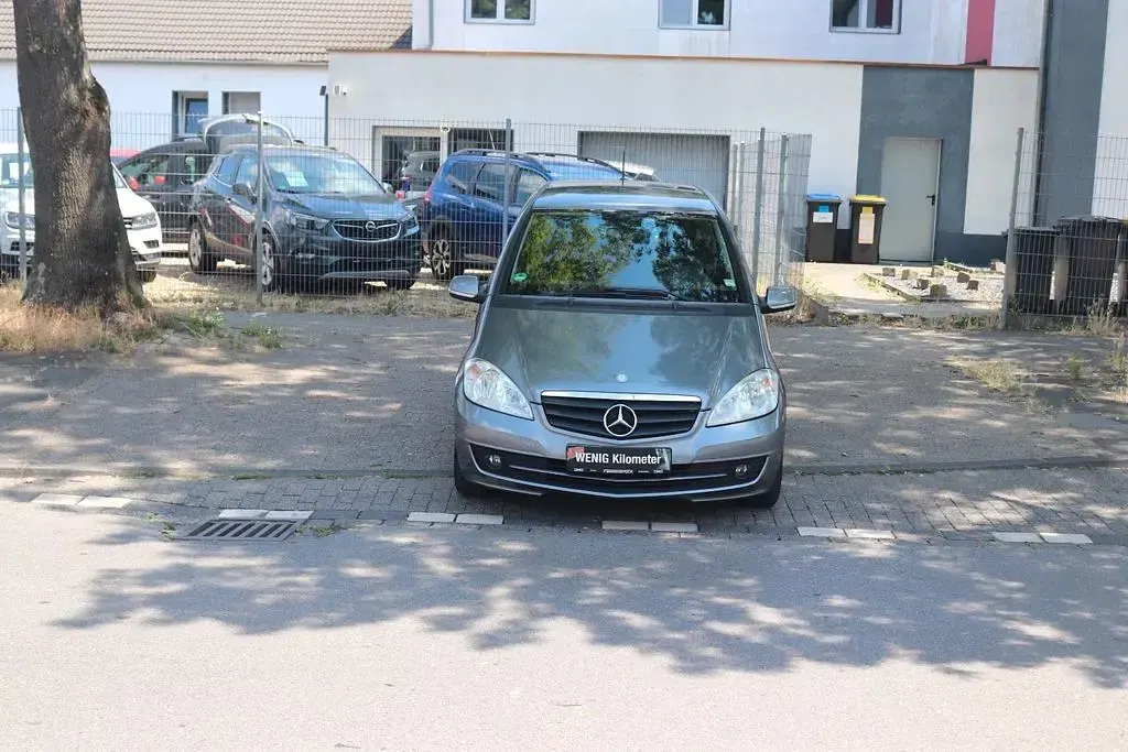 Gebraucht Mercedes A160 95 PS (69 kW) 2010 Grau Van / Kleinbus
