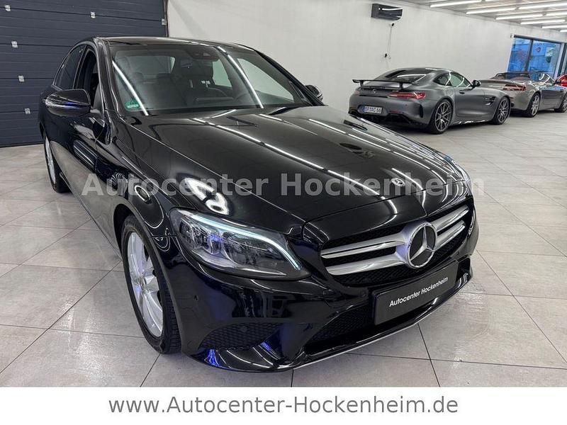 Schwarz Gebraucht 2018 Mercedes C200 Limousine | 17.999 € (Superpreis) - Bild 1/4