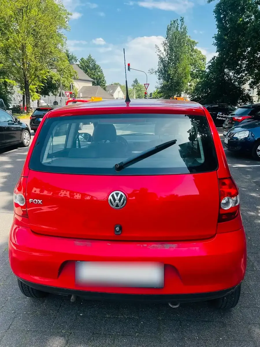 Gebraucht VW Fox 54 PS (39 kW) 2008 Rot Kleinwagen