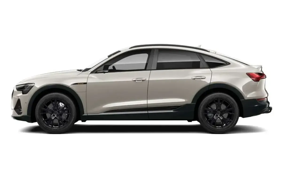 Używany Audi e-tron S-Line 300 kW (408 KM) 2022 Beżowy SUV