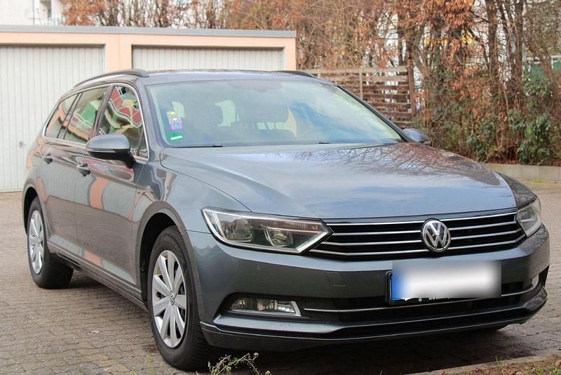Grau Gebraucht 2016 VW Passat Comfortline Kombi | 11.500 € (Fairer Preis) - Bild 1/4