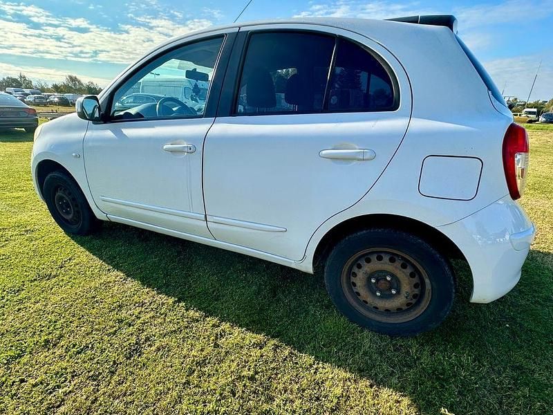 Gebraucht Nissan Micra Tekna 80 PS (58 kW) 2012 Weiß Kleinwagen