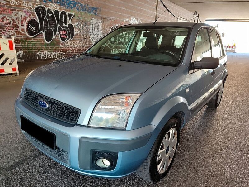 Blau Gebraucht 2006 Ford Fusion Fun X Limousine | 2.000 € (Etwas zu teuer) - Bild 1/4