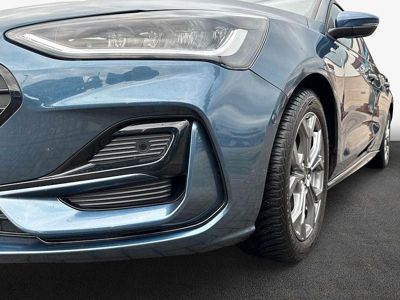 Gebraucht Ford Focus ST-Line X 125 PS (91 kW) 2023 Chrome blue metallic Kombi