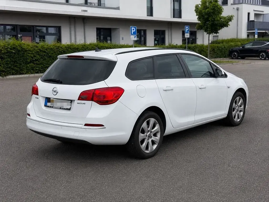 Gebraucht Opel Astra Style 110 PS (80 kW) 2016 Weiß Kombi