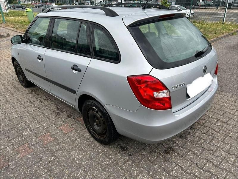 Silber Gebraucht 2013 Skoda Fabia Kombi | 1.150 € (Guter Preis) - Bild 1/4