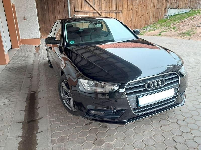 Second-hand Audi A4 Ambition 150 CP (110 kW) 2015 Negru Berlinǎ