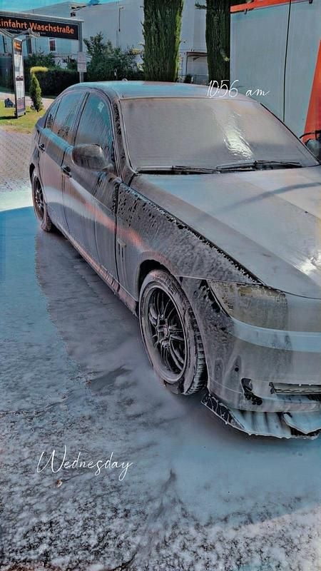 Schwarz Gebraucht 2009 BMW 318 Limousine | 4.200 € (Guter Preis) - Bild 1/4