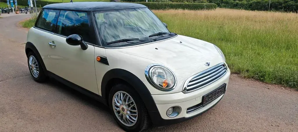 Gebraucht Mini Cooper 120 PS (88 kW) 2006 Weiß Kleinwagen