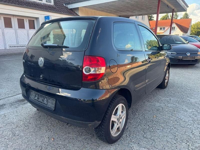 Gebraucht VW Fox Basis 54 PS (39 kW) 2008 Schwarz Kleinwagen