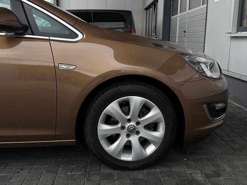 Gebraucht Opel Astra 136 PS (100 kW) 2015 Braun Kombi
