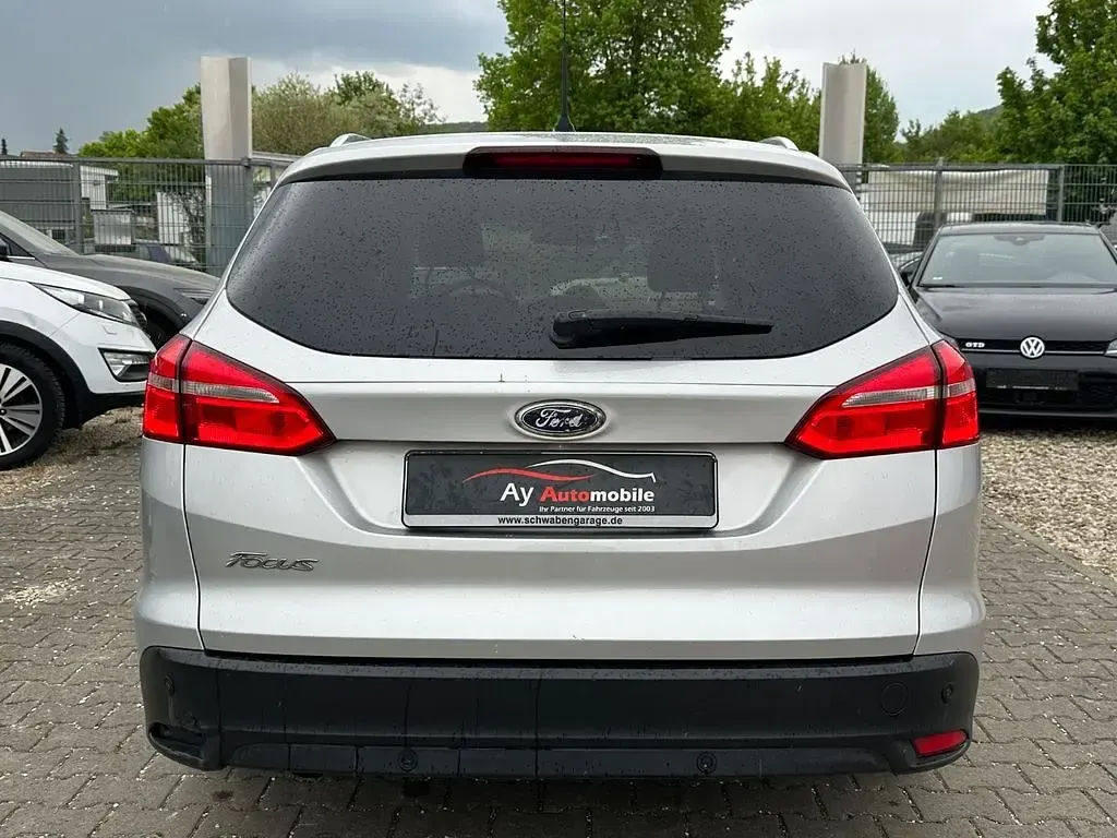 Używany Ford Focus Titanium 120 KM (88 kW) 2014 Srebrny Sedan/Limuzyna