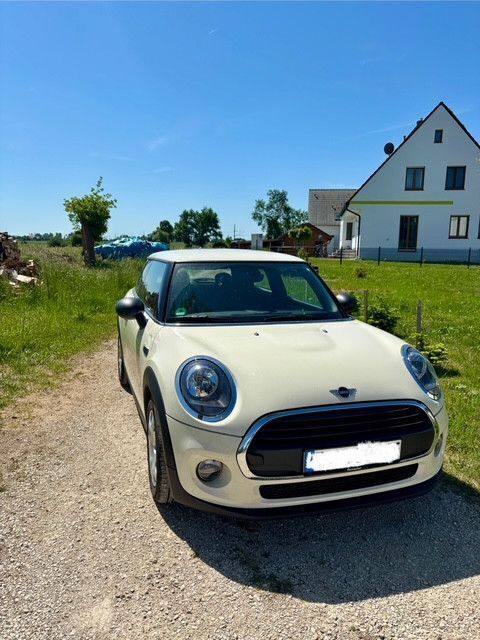 Weiß Gebraucht 2018 Mini ONE Pepper Kleinwagen | 12.500 € (Guter Preis) - Bild 1/4