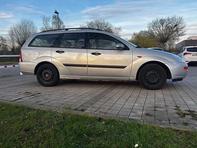 Usata Ford Focus 75 CV (55 kW) 2001 Argento Station wagon