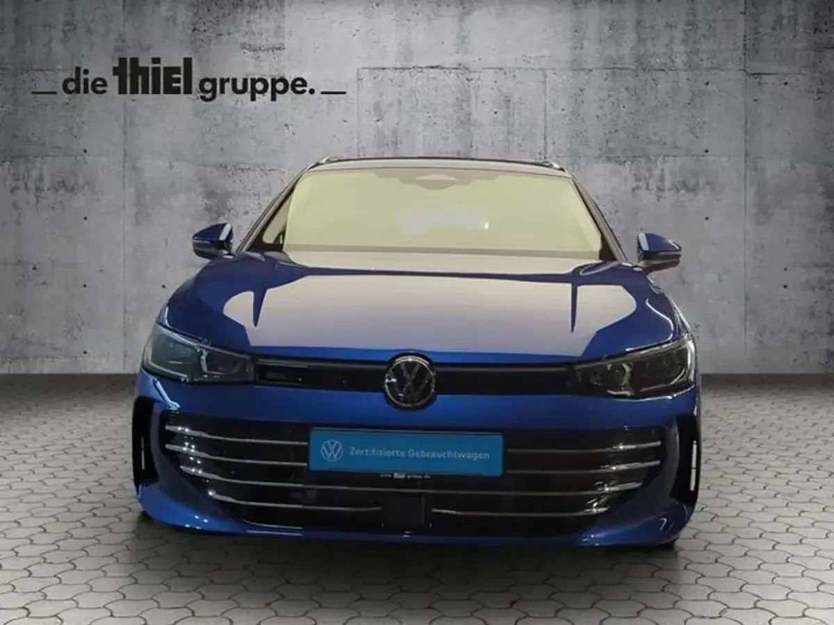 Gebraucht VW Passat Elegance 272 PS (200 kW) 2025 Blau Kombi