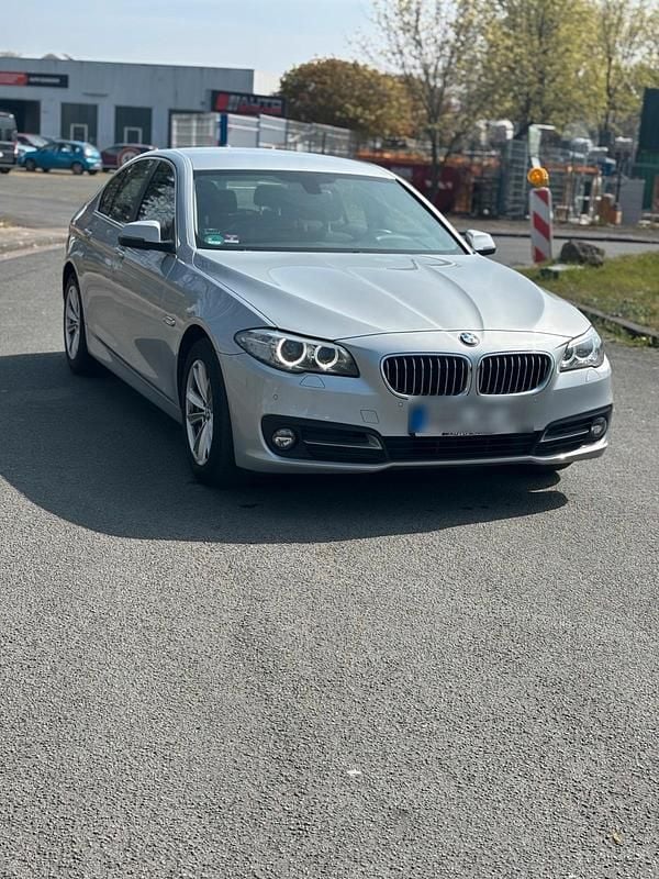 Silber Gebraucht 2014 BMW 520 Limousine | 10.000 € (Guter Preis) - Bild 1/4
