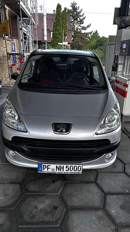 Gebraucht 2006 Peugeot 1007 Premium Van / Kleinbus | 3.000 € (Guter Preis) - Bild 1/4