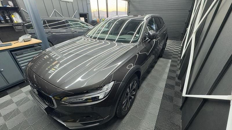 Grau Gebraucht 2022 Volvo V90 CC Pro Kombi | 48.300 € (Teuer) - Bild 1/4